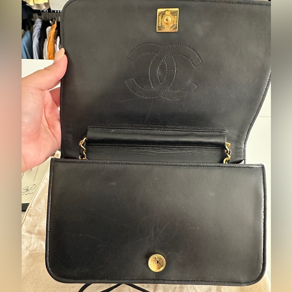 *Authentic* Chanel Vintage Chain Shoulder Flap Bag - Picture 6 of 15